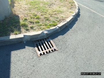 POŠKOZENÉ OBRUBNÍKY