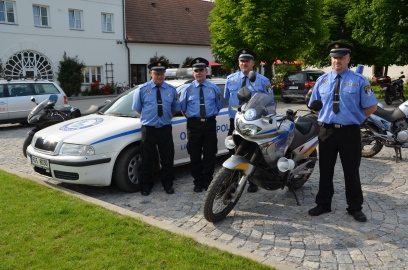 Obrázek galerie obecní policie v plné sestavě