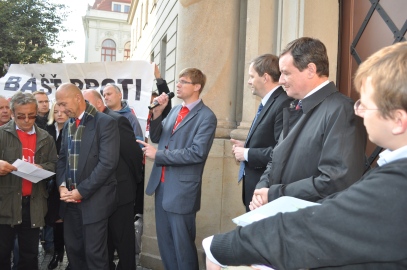 Obrázek galerie Stop letišti