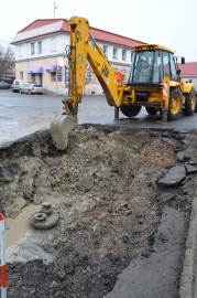 Obrázek galerie Výkopy kolem úřadu