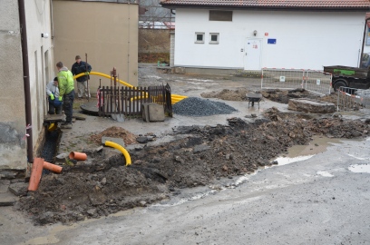 Obrázek galerie Výkpy kolem úřadu