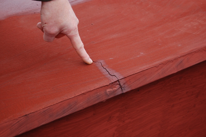 Střecha Zdravotnického střediska v havarijním stavu 