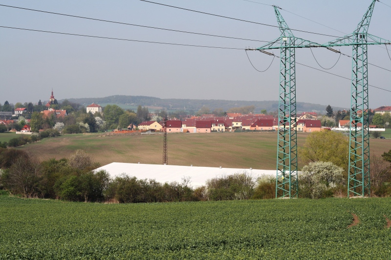 Ilustrační obrázek elektrického vedení