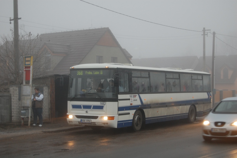 Ilustrační obrázek - autobus v mlhách